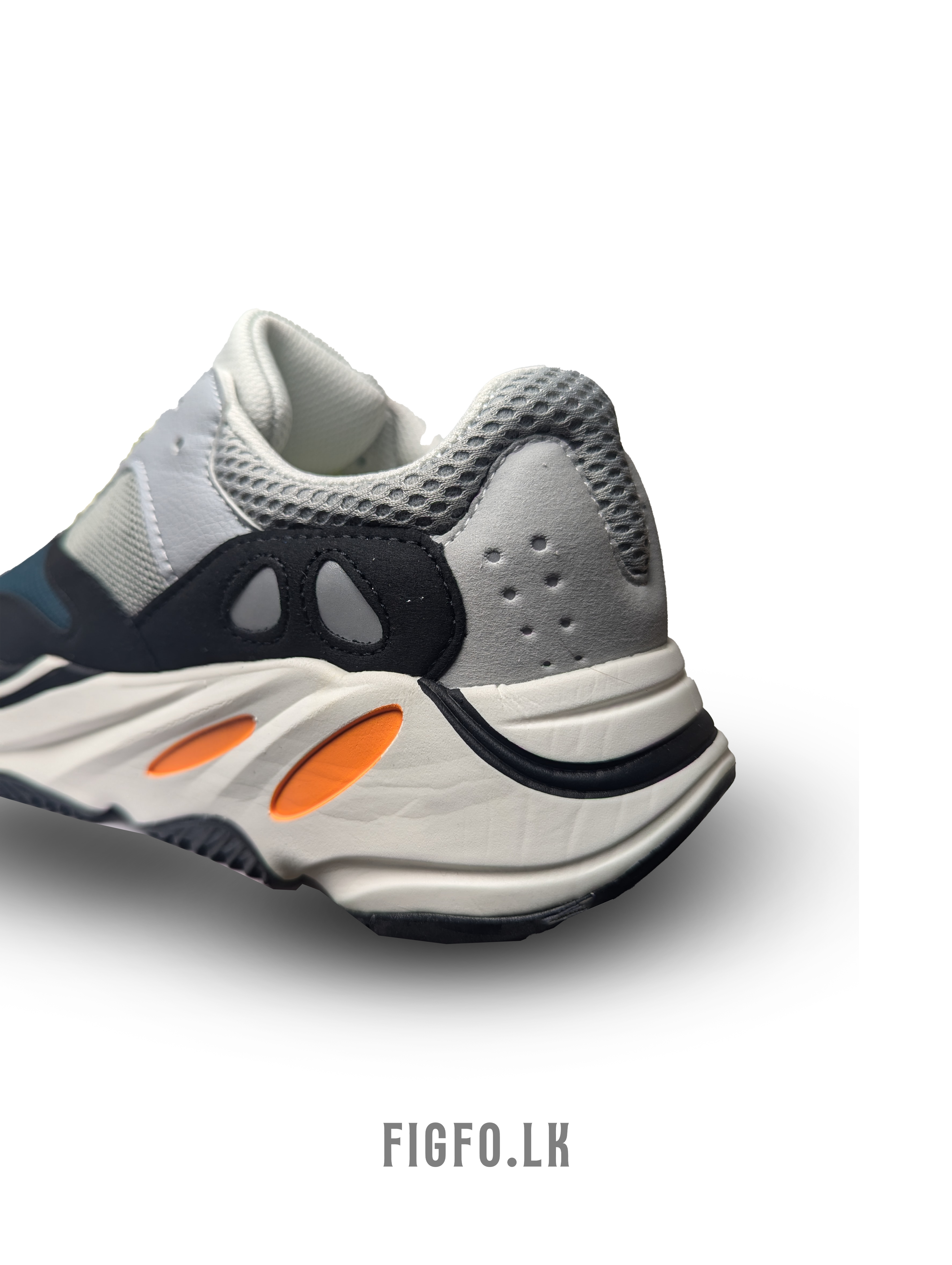 Yeezy boost 700