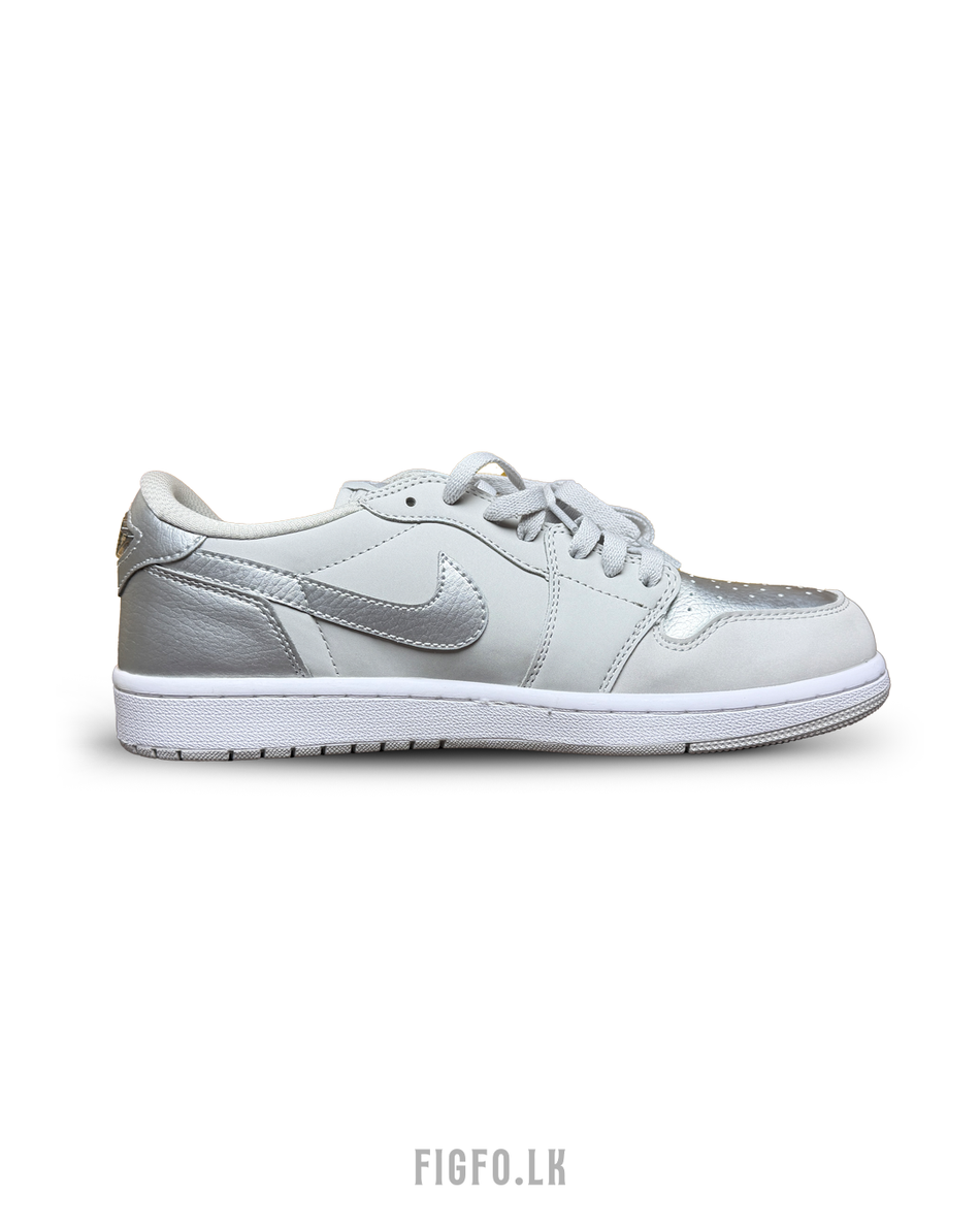 Air Jordan 1 Retro Low OG "Metallic Silver"