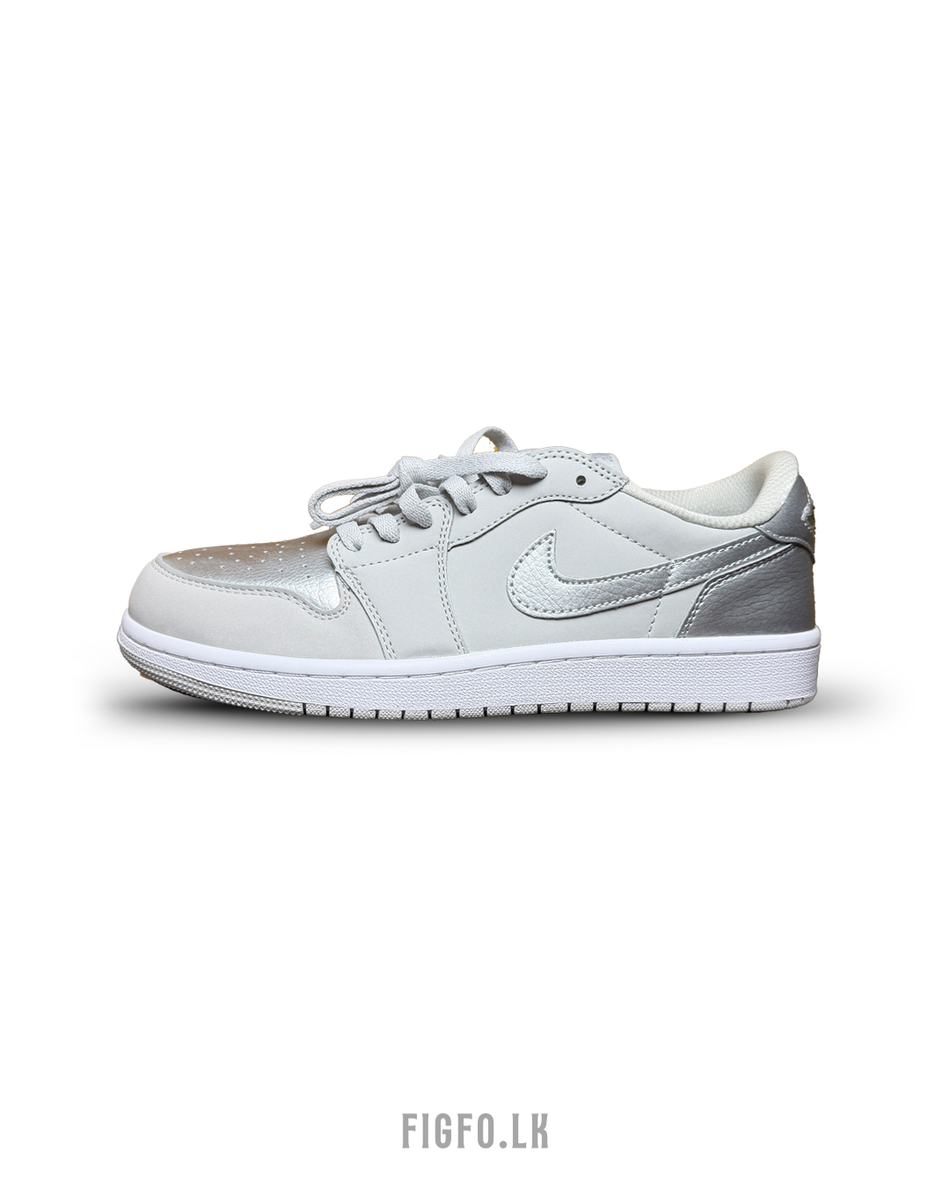 Air Jordan 1 Retro Low OG "Metallic Silver"
